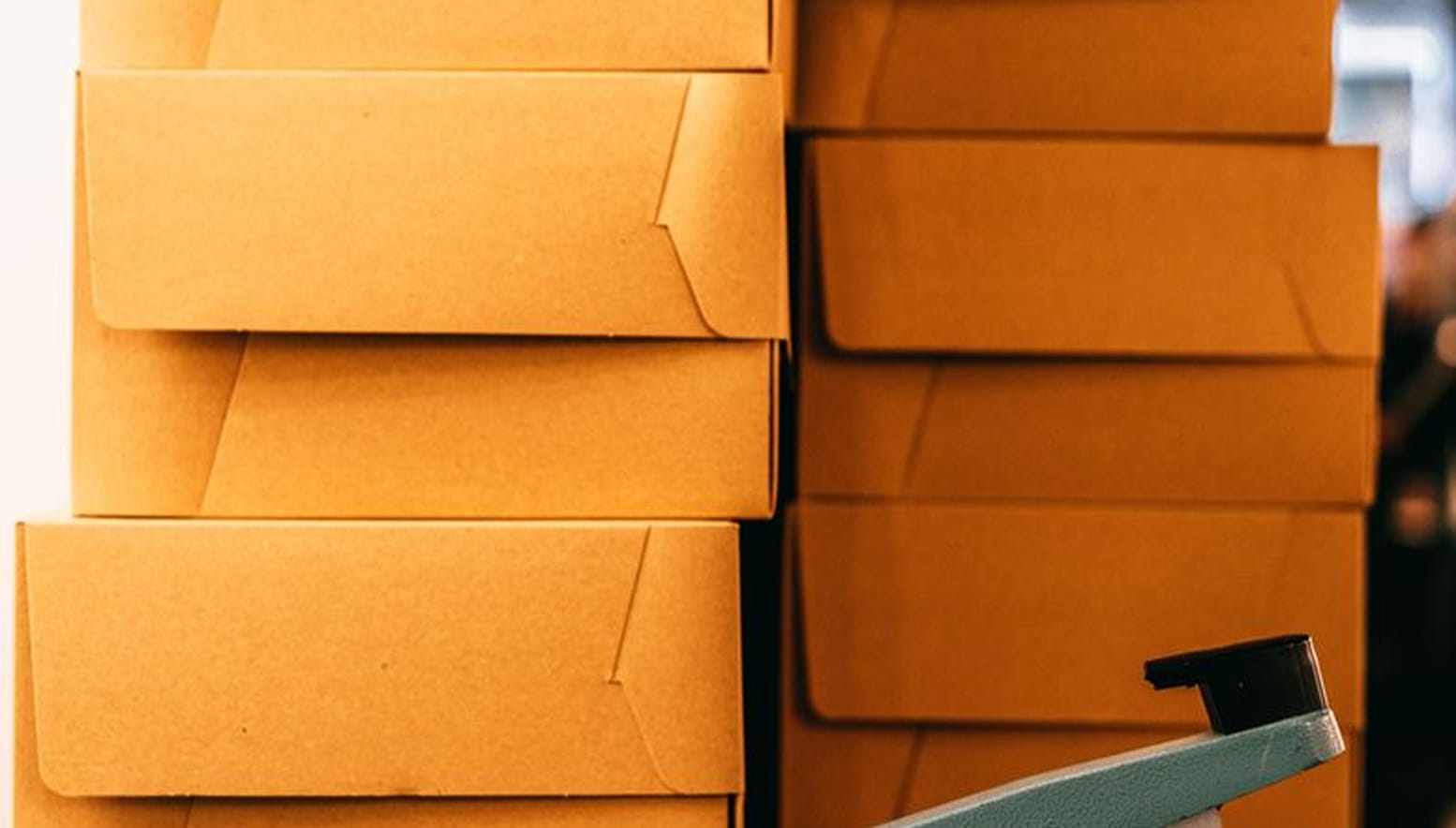 How Desiccants Protect Cargo During Long-Haul Shipping